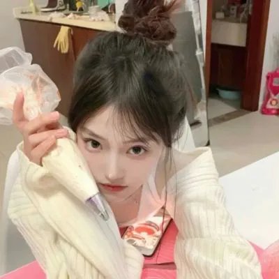 桃花含露又春风
